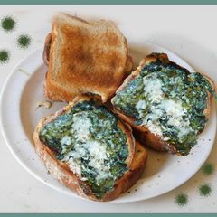 A picture of Finger Licking Cheesy Spinach Sandwich.