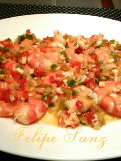 Una foto de Langostinos en salsa de vinagreta