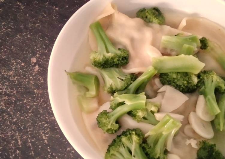 Guide to Make Brocolli and Dumpling Soup in 20 Minutes for Young Wife