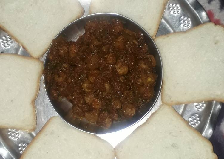 Easiest Way to Prepare Favorite Amritsari masala nutri with bread