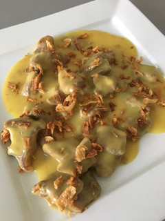 Una foto de Carne con salsa de mostaza y miel