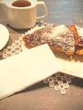 Croissant gigante con Nutella e cocco