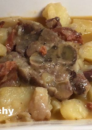 Una foto de Jarrete de cerdo Ibérico en cocotte