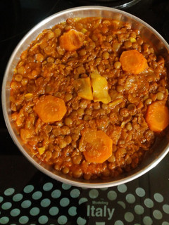 عکسی از دستور عدسی با هویج وکلم برگ 🍛🥕🧅