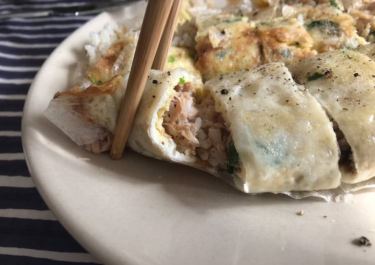 WFH special - mimic Taiwanese Dan Bing (rolled egg crepes) 🥚