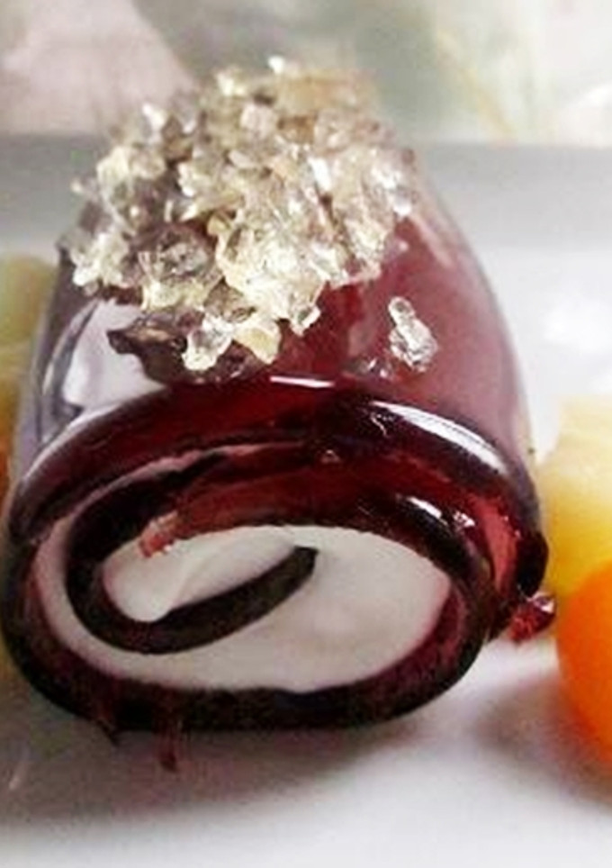 Una foto de Gelatina "rollo de frutos rojos"