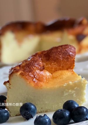 A picture of Basque Bundt Cheesecake.