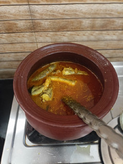 மண்பானை மீன் குழம்பு(fish curry recipe in tamil) செய்முறை முக்கிய புகைப்படம்