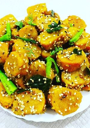 A picture of Left over khichdi k muthiya Gujarati snack.