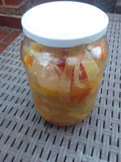 Una foto de Verduras en escabeche🫑🍅🧅🥕