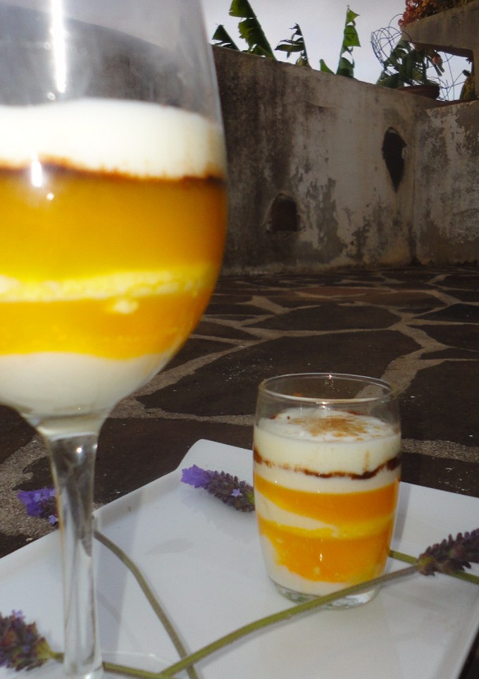 Una foto de Copa de gelatina con yogurt