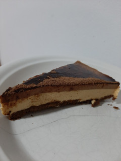 Una foto de Cheesecake de dulce de leche y chocolate (sin horno)