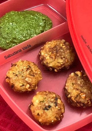 A picture of Sabudana Vada.