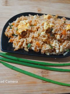 चायनीज एग फ्राईड राईस (Chinese Egg Fried Rice Recipe In Marathi) रेसिपी चे मुख्य फोटो
