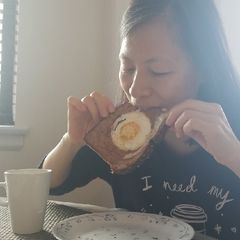 A picture of Egg In A Hole.