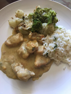 Una foto de Pollo en crema de chile