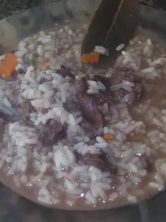 Una foto de Arroz con higadito de pollo