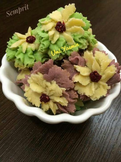 Foto resep Kue Semprit Paling Beda