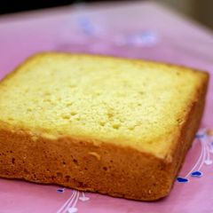 A picture of Banana flavoured Cake.