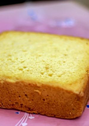 A picture of Banana flavoured Cake.
