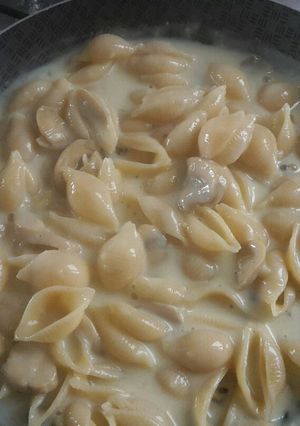 Una foto de Caracolitos en crema de hongos