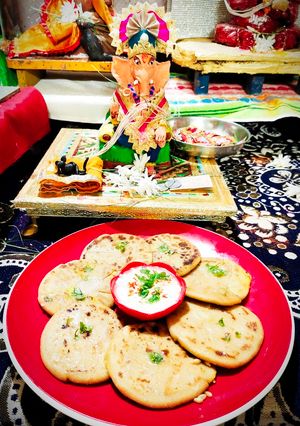 આલુપરાઠા(aalu paratha recipe in gujarati) રેસીપી મુખ્ય ફોટો