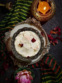 श्रीखंड (shrikhand recipe in Hindi) रेसिपी मुख्य फोटो