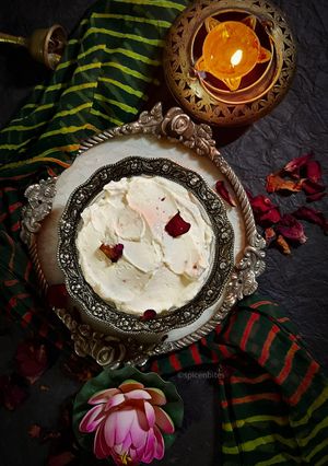 श्रीखंड (shrikhand recipe in Hindi) रेसिपी मुख्य फोटो