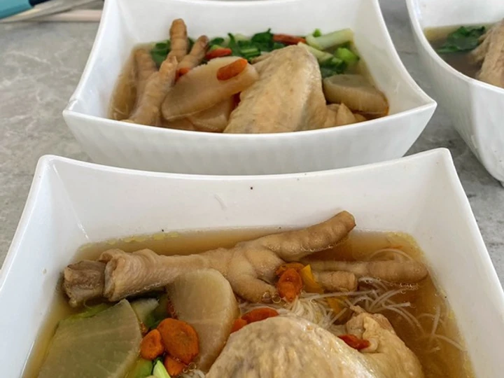 Easy Way Prepare Recipe Braised Fly and Runaway Thin Rice Noodles Soup that is Delicious, Can Spoil the Tongue}