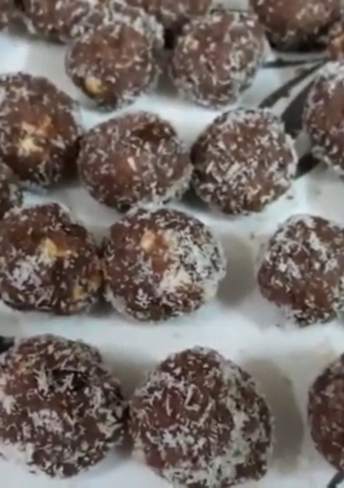 ராகி லட்டு (Ragi laddu) செய்முறை முக்கிய புகைப்படம்