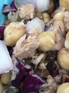 Una foto de Ensalada De Garbanzos