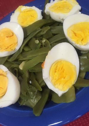 Una foto de Ensalada de chauchas y huevo