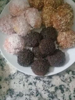 صورة لوصفة حلوة رشبوند بأشكال مختلفة