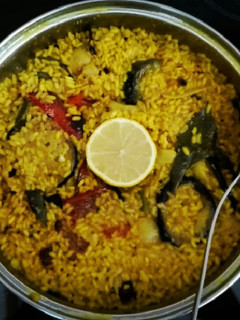 Una foto de Paella de verduras