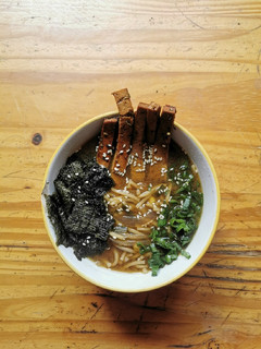Una foto de Ramen vegano 🇯🇵🍲