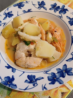 Una foto de 🥔Caldereta de pescado 🐟 de Garrucha 🦐