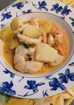 Una foto de 🥔Caldereta de pescado 🐟 de Garrucha 🦐