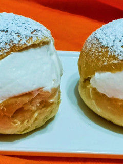 Una foto de El postre más famoso de Roma...Maritozzi