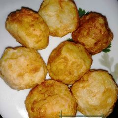 A picture of Stuffed Potato balls.