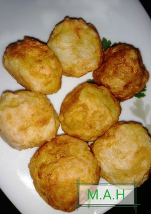 A picture of Stuffed Potato balls.
