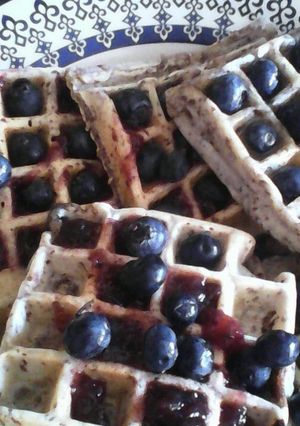 Una foto de Waffles de arándanos aptos para celíacos y sin azúcar