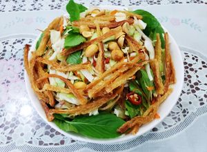 Hình của món Gỏi bắp cải chay.