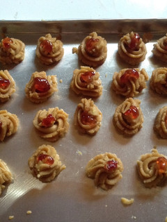 Foto resep Chocolate Strawberry Butter Cookies