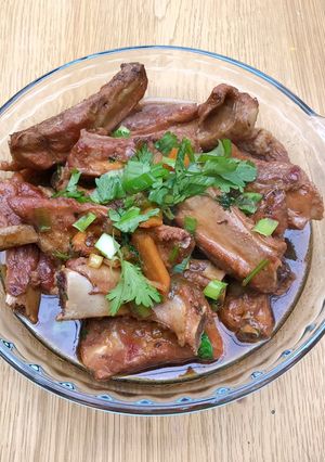 A picture of Braised pork ribs.