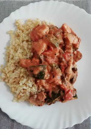 Paradicsomos-cukkinis csirkeragu recept fotója
