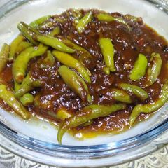 A picture of Hari mircho ka achar.