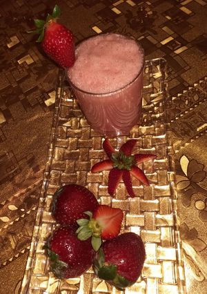 صورة لوصفة سموثي الفراولة 🍓🍓