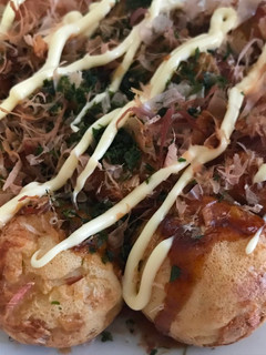 Una foto de Takoyaki (たこ焼き)