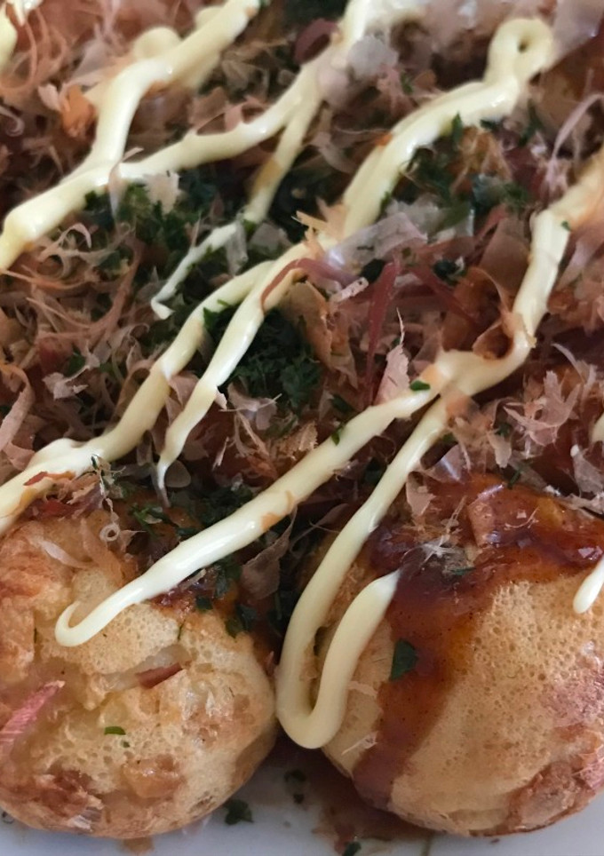 Una foto de Takoyaki (たこ焼き)