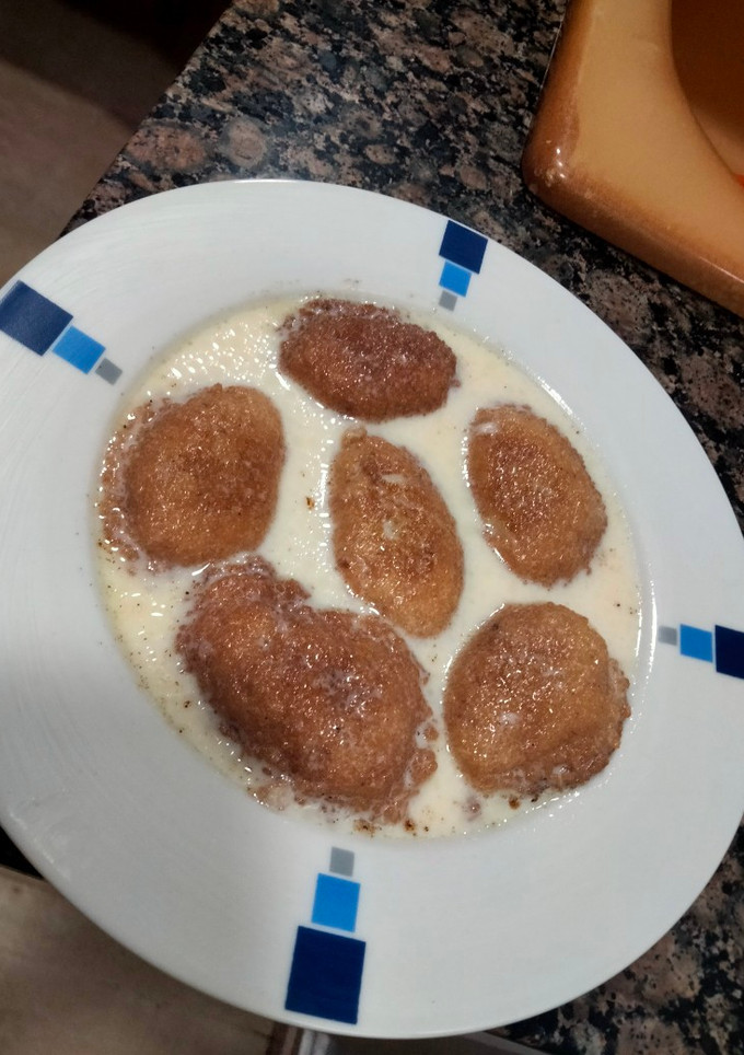 Una foto de Panecillos dulces con leche y canela